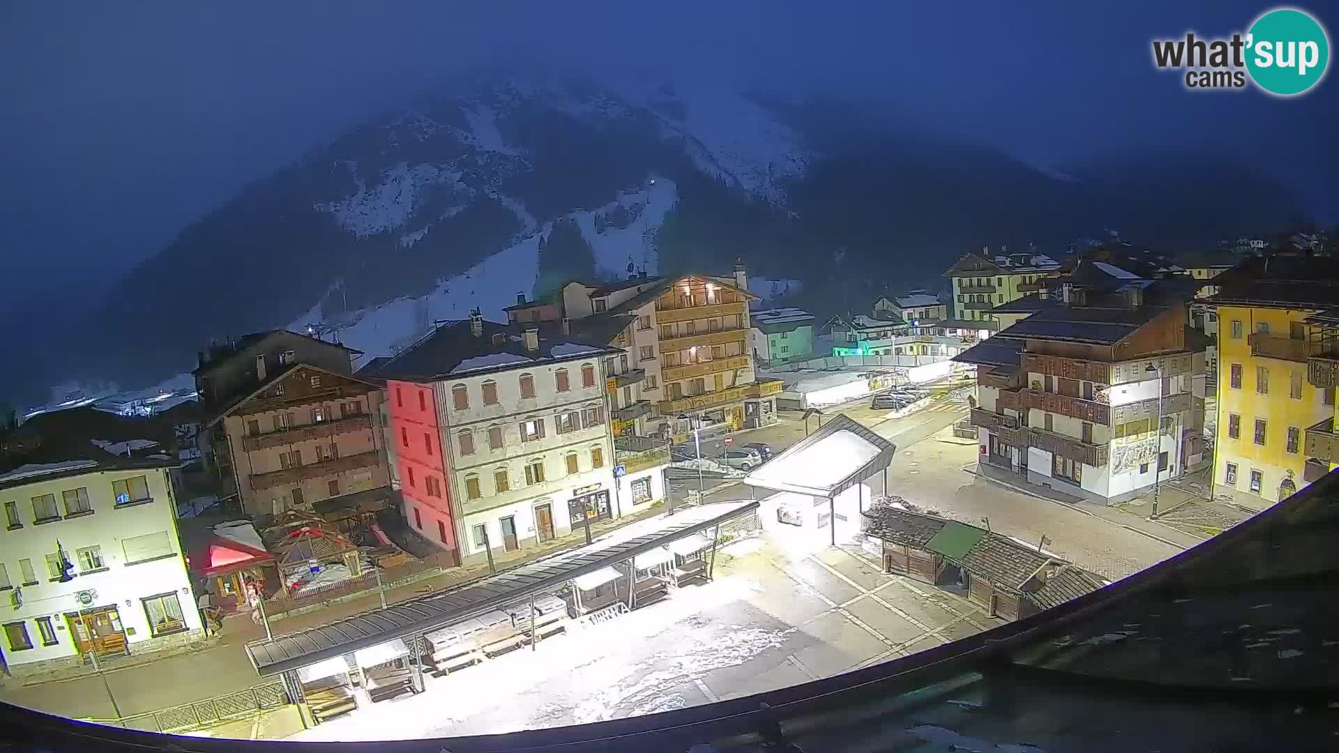 Piazza centrale di Forni di Sopra