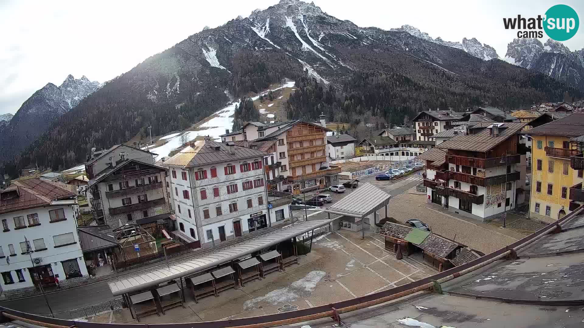 Piazza centrale di Forni di Sopra