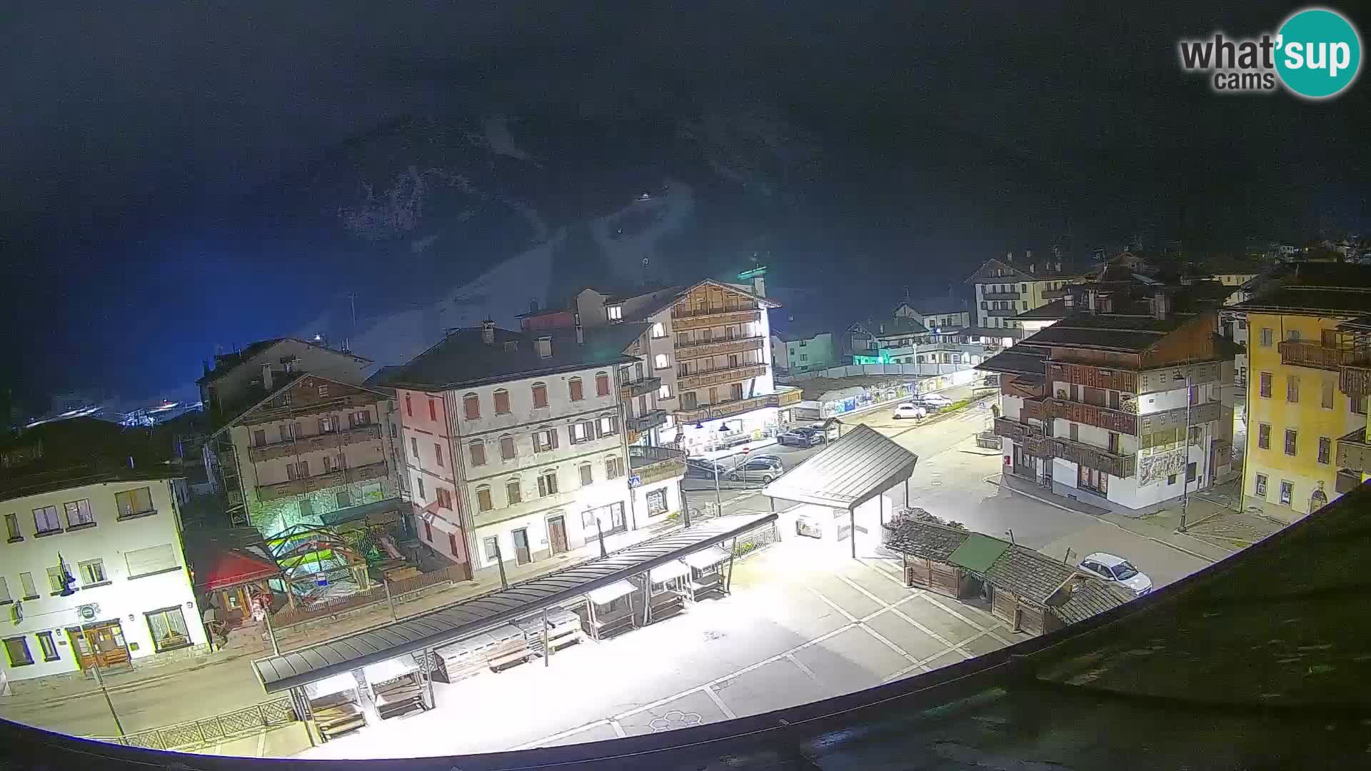 Plaza principal de Forni di Sopra