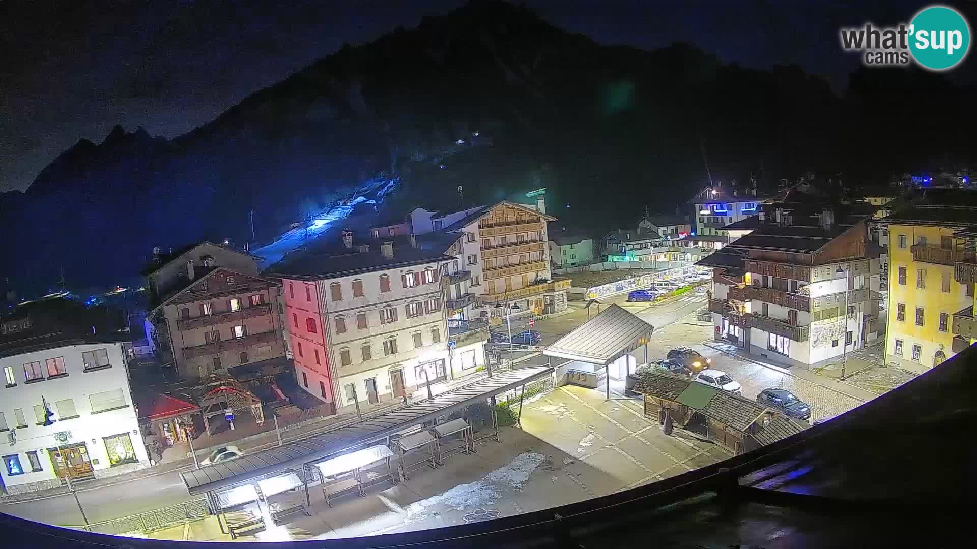 Piazza centrale di Forni di Sopra