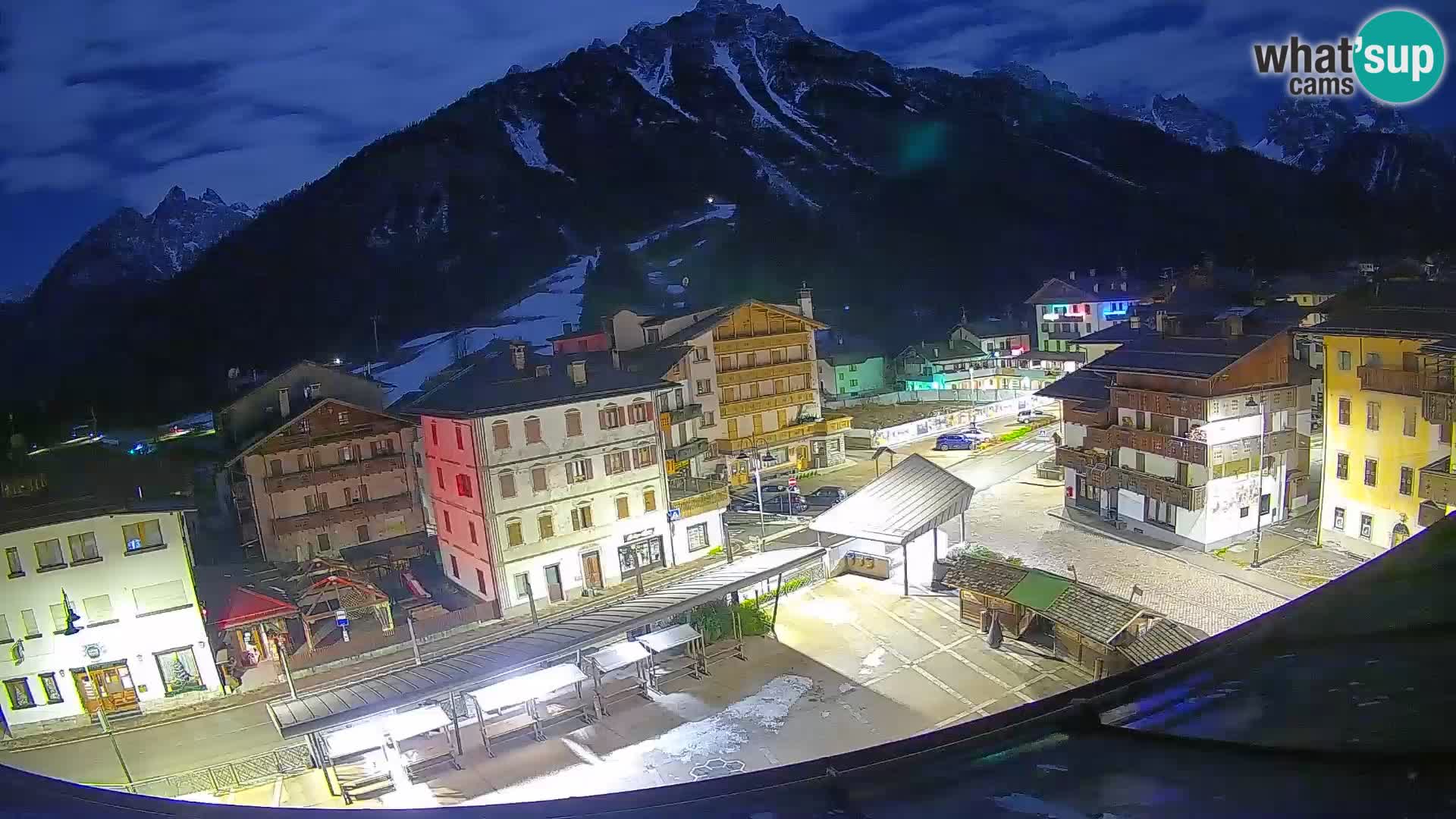 Plaza principal de Forni di Sopra