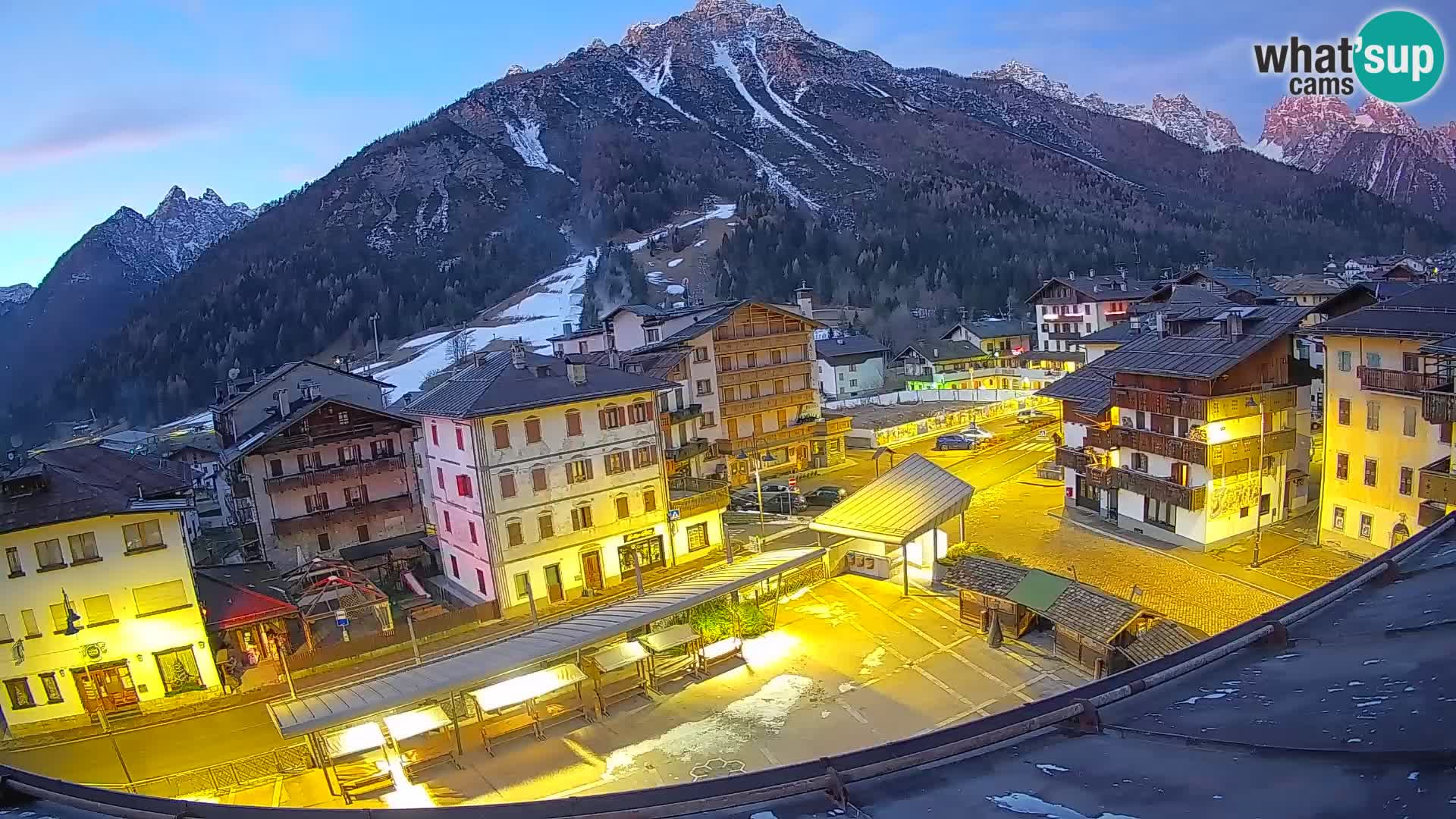 Plaza principal de Forni di Sopra