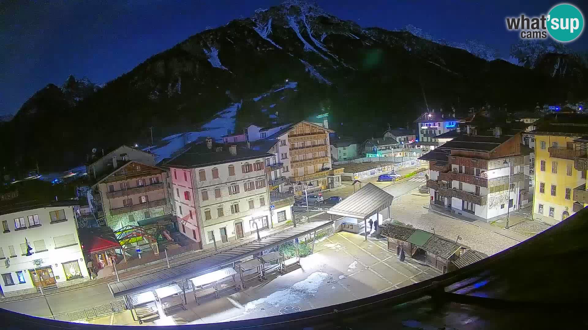 Plaza principal de Forni di Sopra