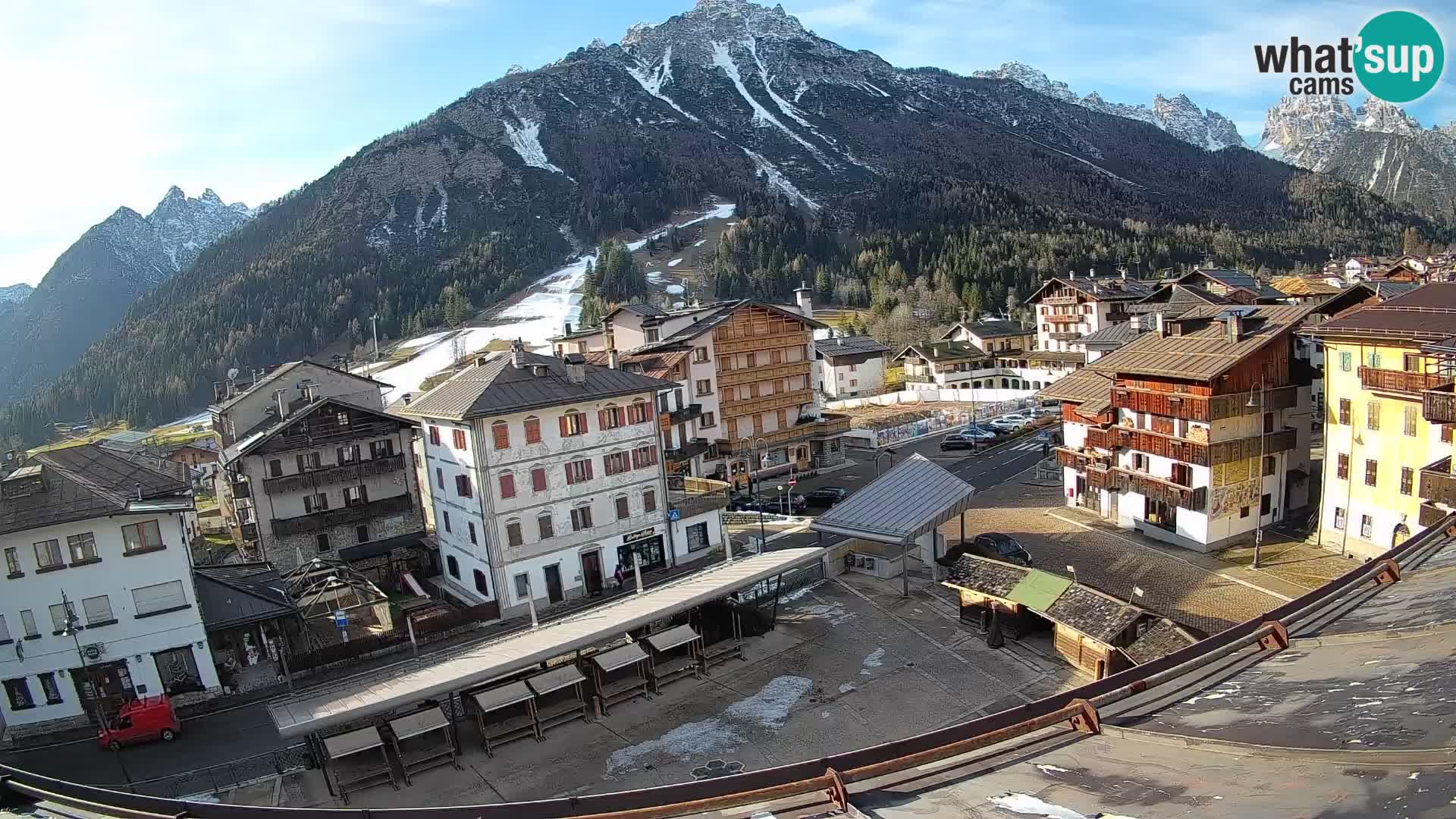 Piazza centrale di Forni di Sopra