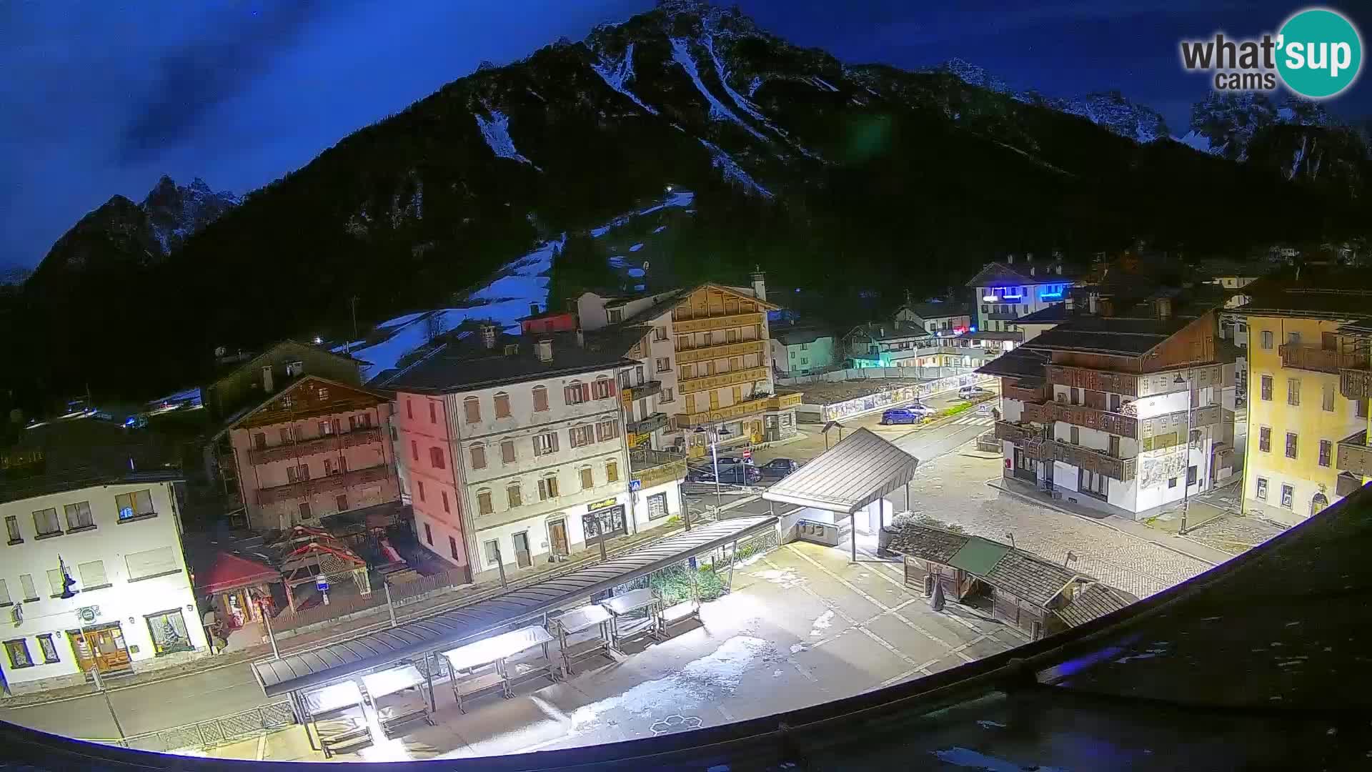 Plaza principal de Forni di Sopra