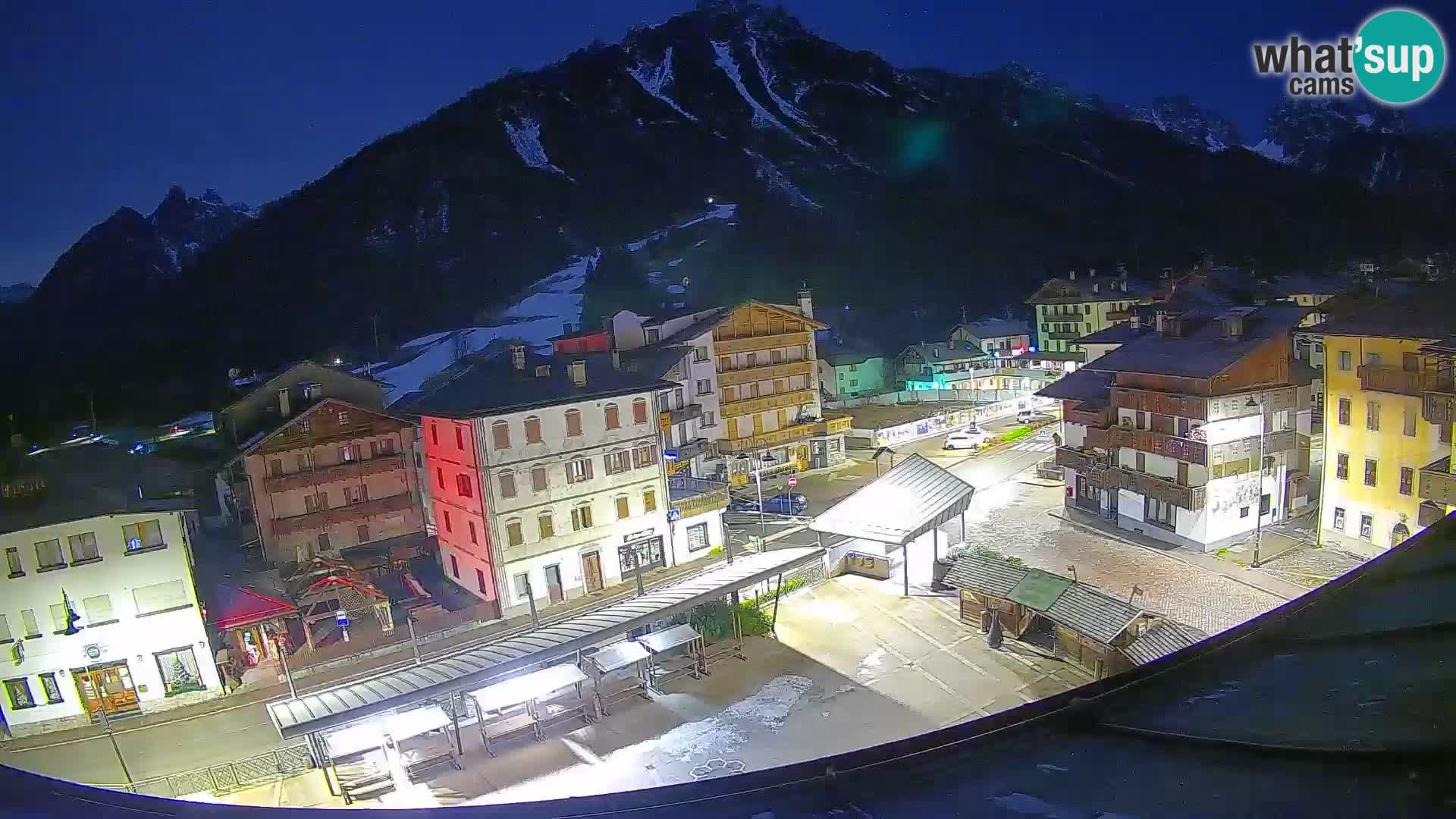 Plaza principal de Forni di Sopra