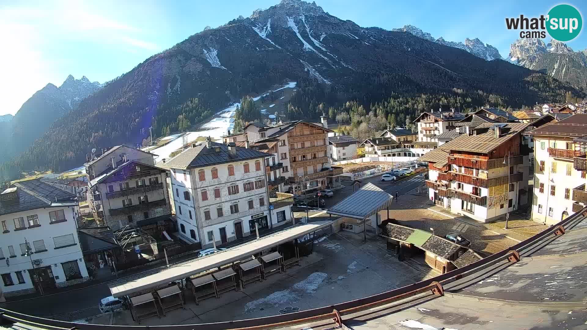 Plaza principal de Forni di Sopra