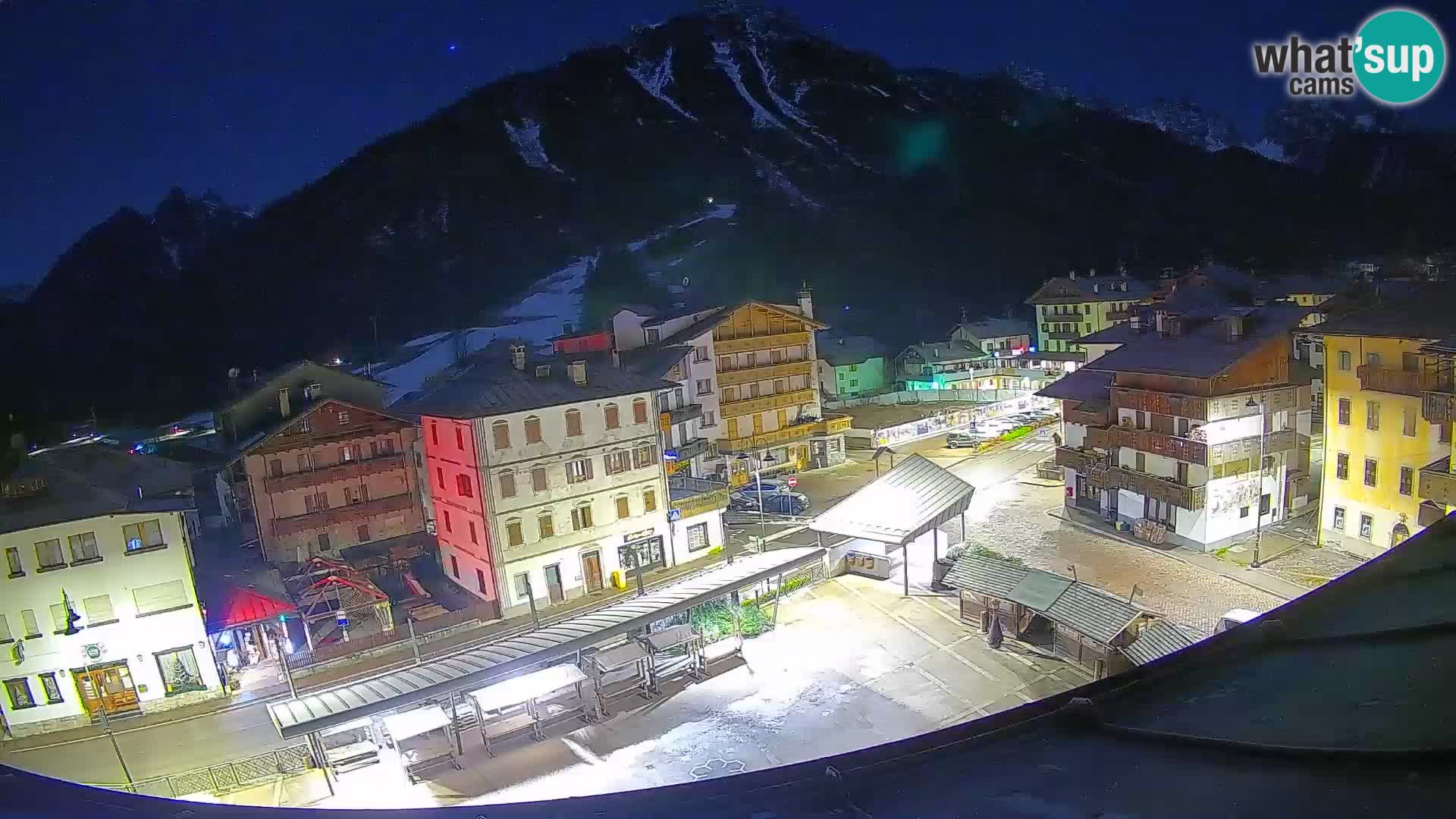 Plaza principal de Forni di Sopra