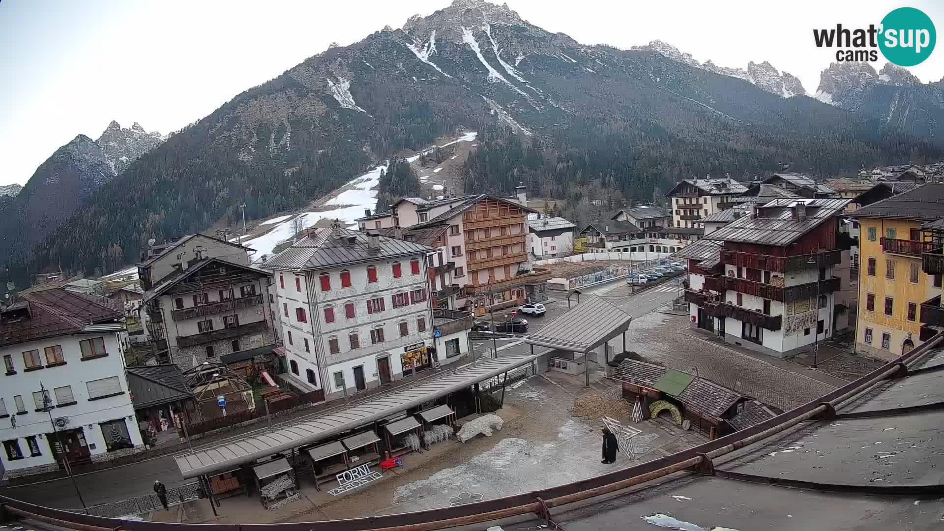 Piazza centrale di Forni di Sopra