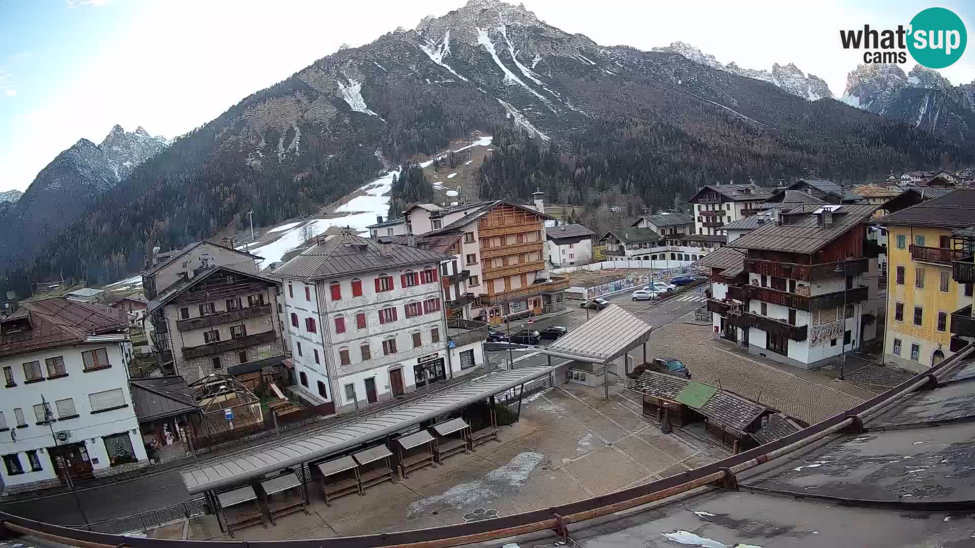 Piazza centrale di Forni di Sopra