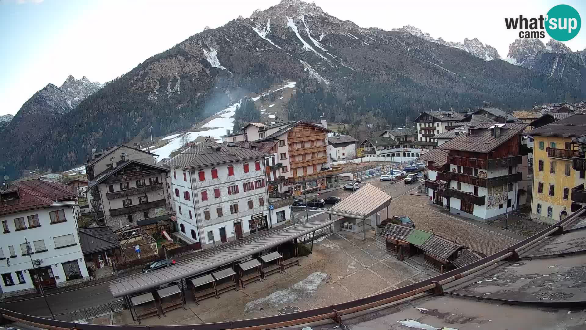 Plaza principal de Forni di Sopra