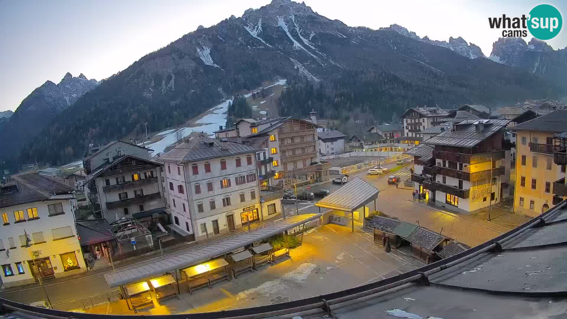 Piazza centrale di Forni di Sopra