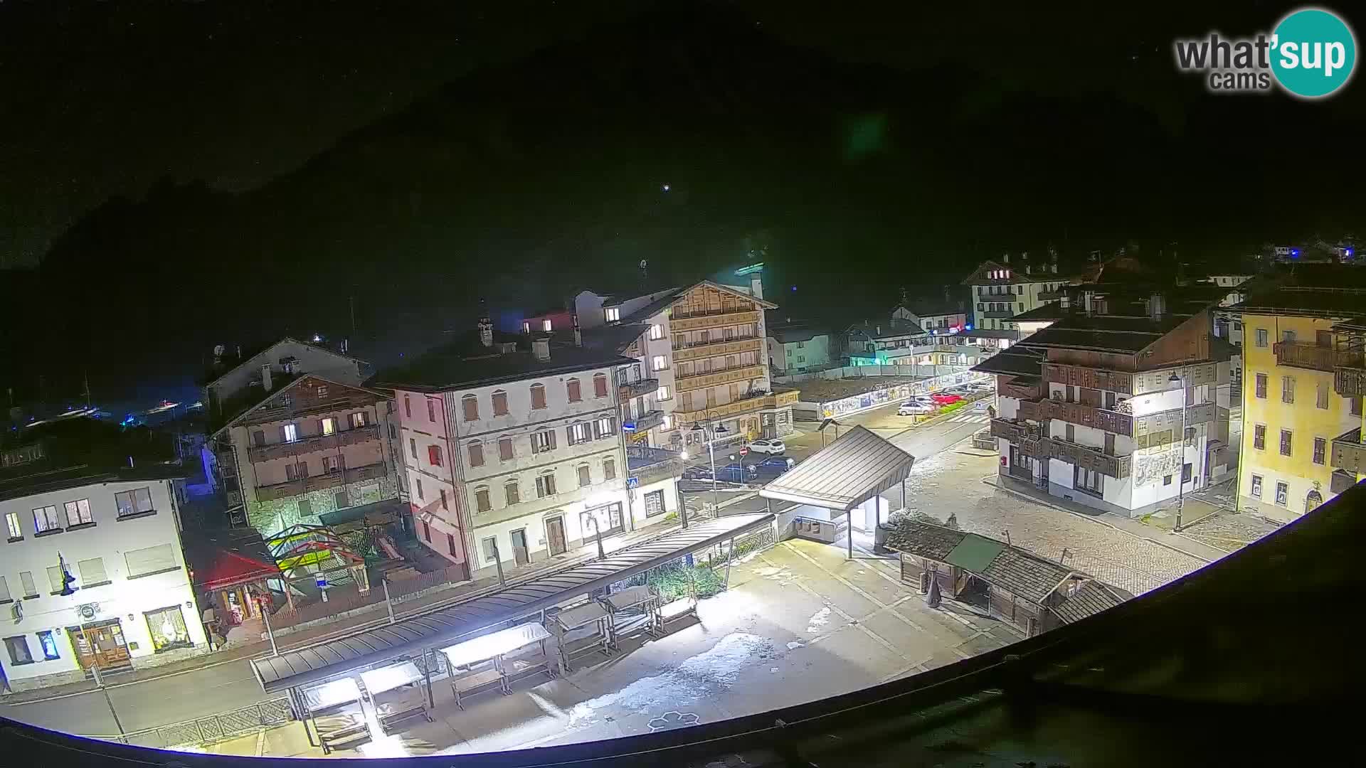 Piazza centrale di Forni di Sopra