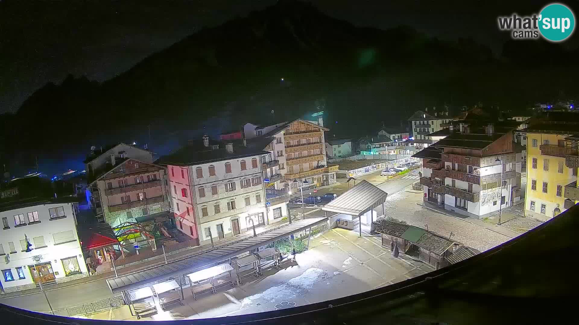 Piazza centrale di Forni di Sopra