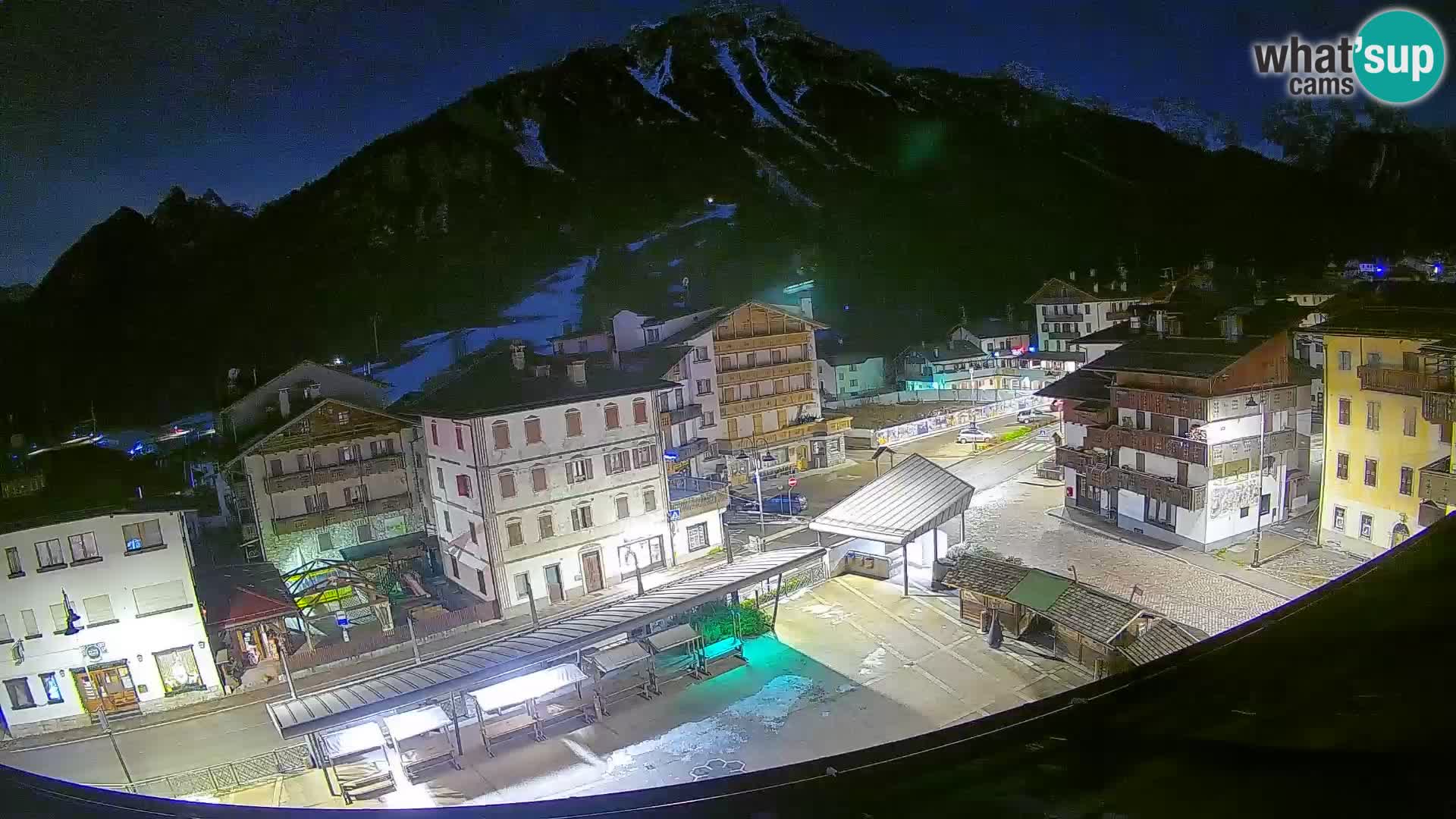 Piazza centrale di Forni di Sopra