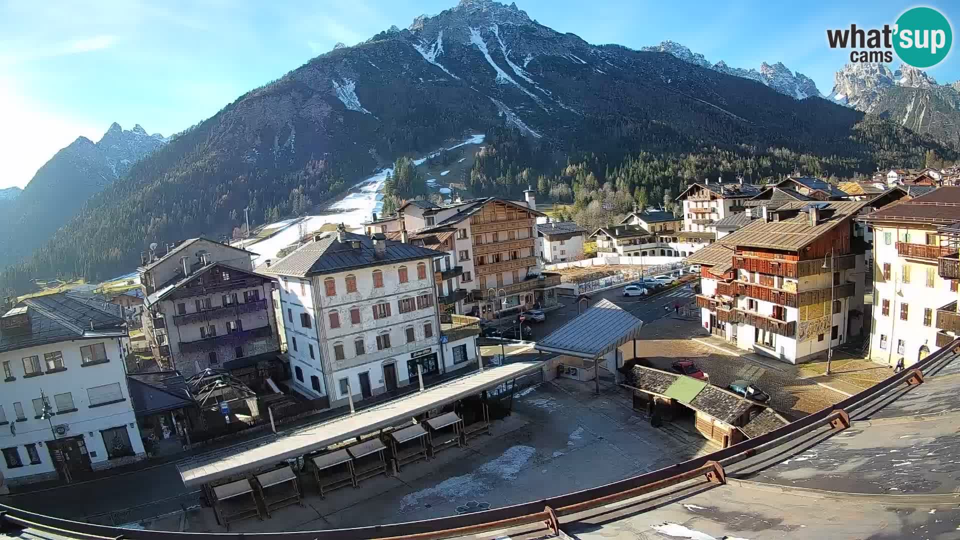 Piazza centrale di Forni di Sopra