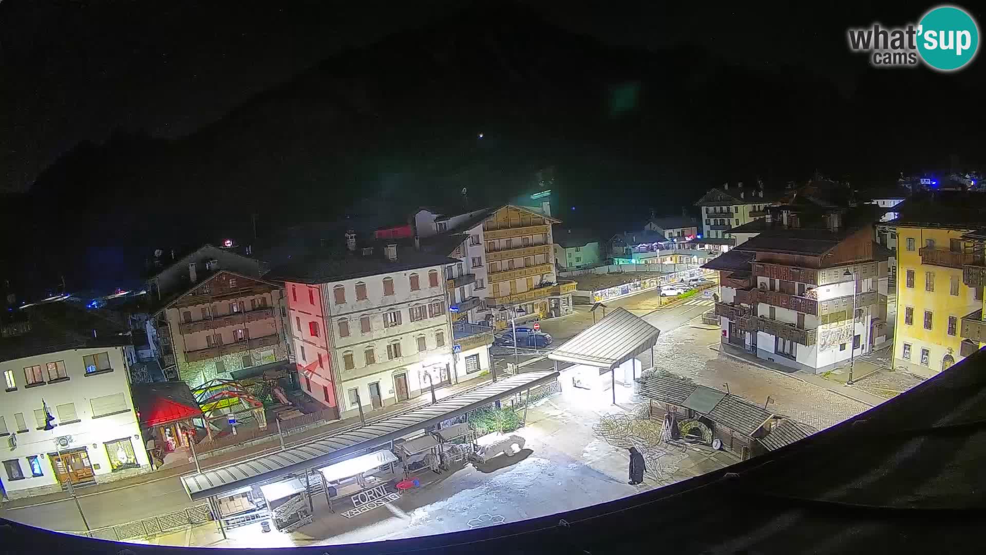 Plaza principal de Forni di Sopra