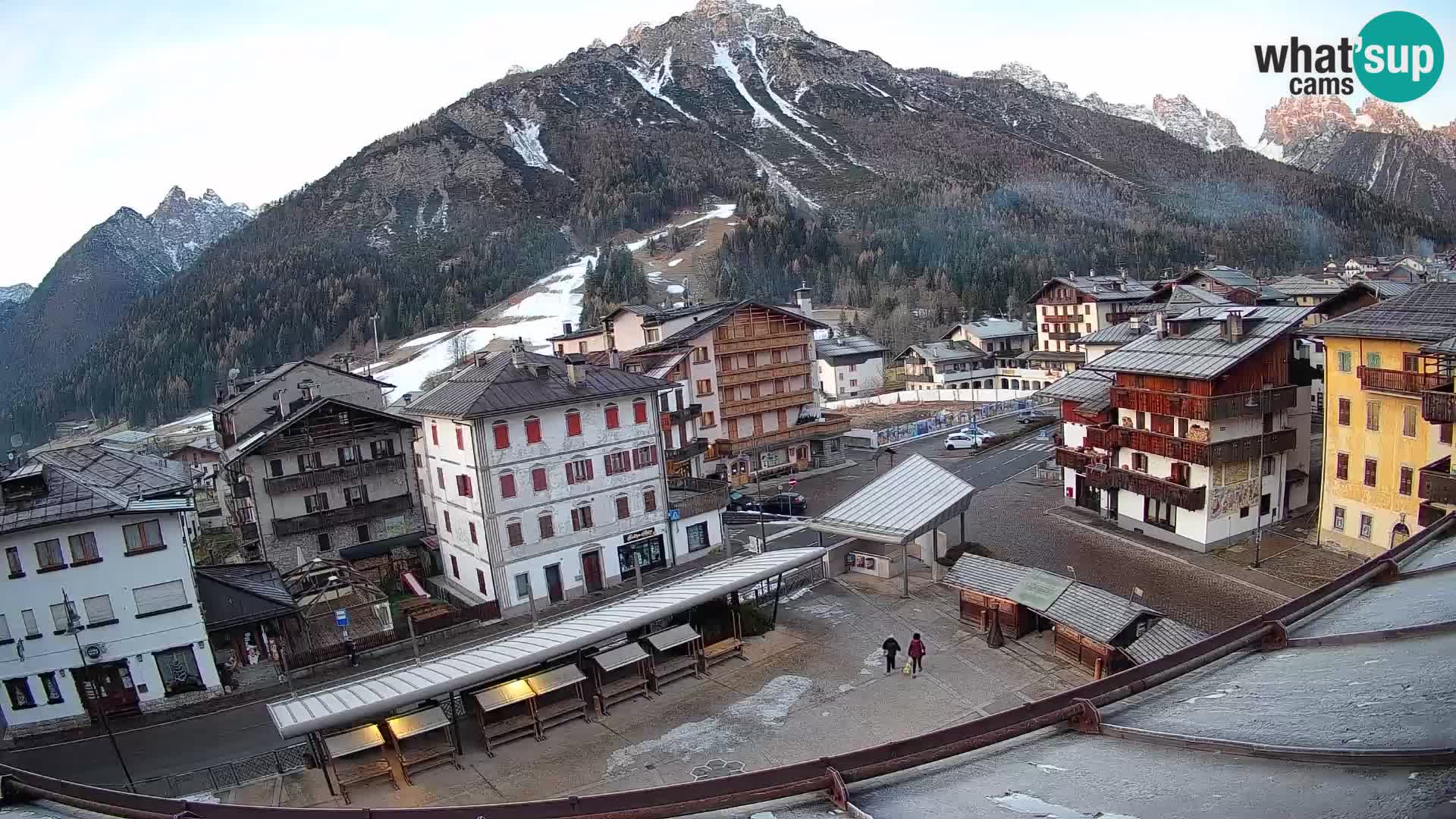 Plaza principal de Forni di Sopra