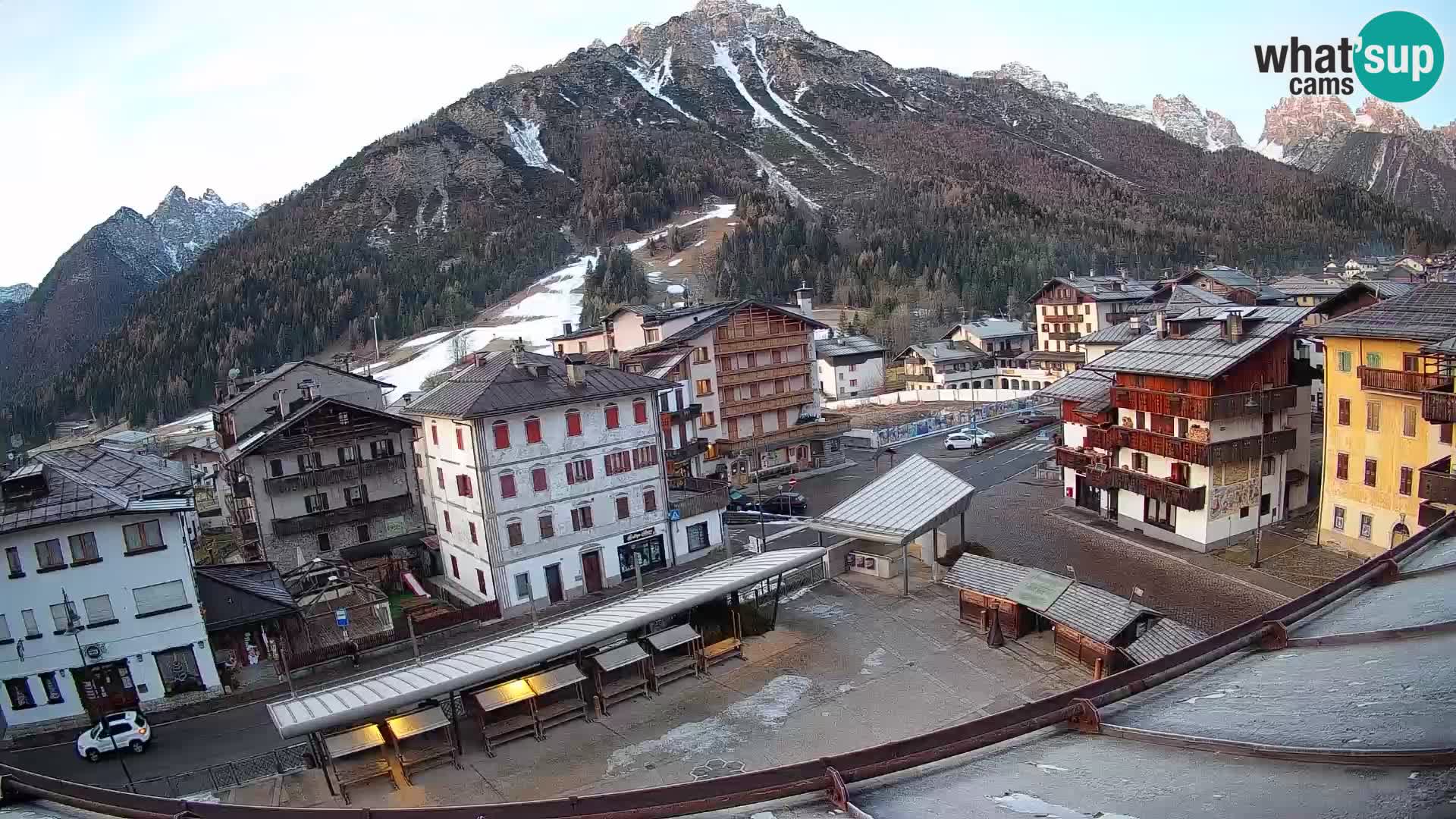Piazza centrale di Forni di Sopra