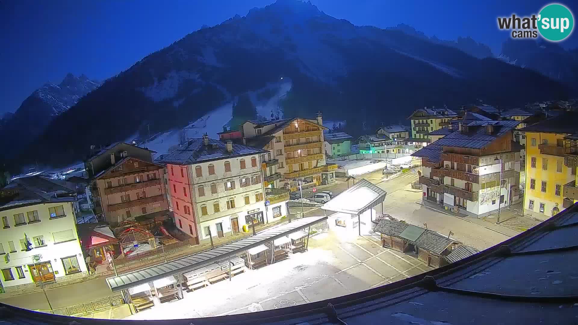 Piazza centrale di Forni di Sopra