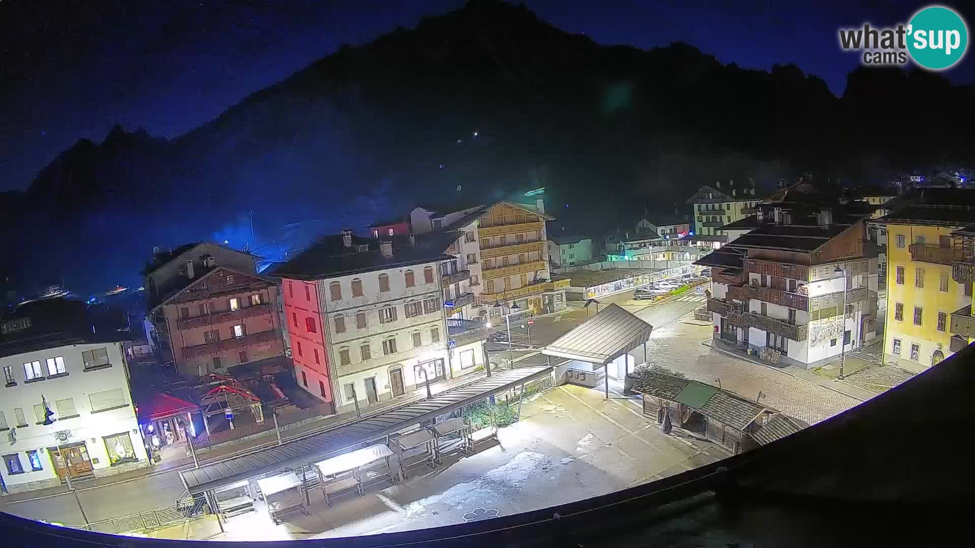 Piazza centrale di Forni di Sopra