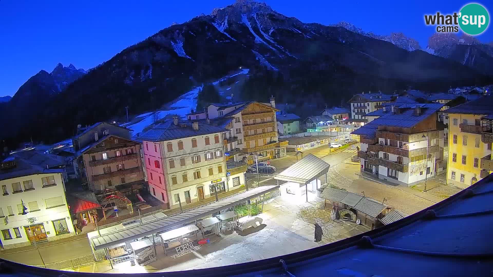 Plaza principal de Forni di Sopra