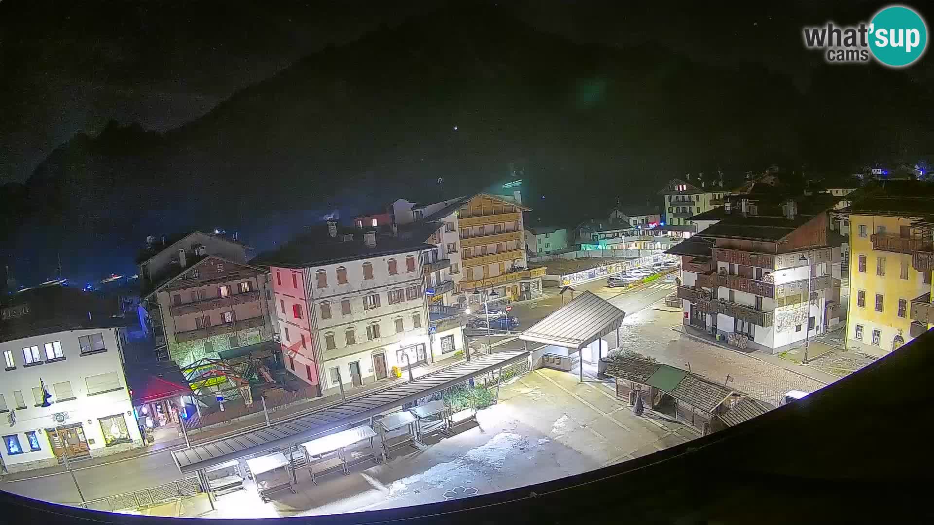 Piazza centrale di Forni di Sopra