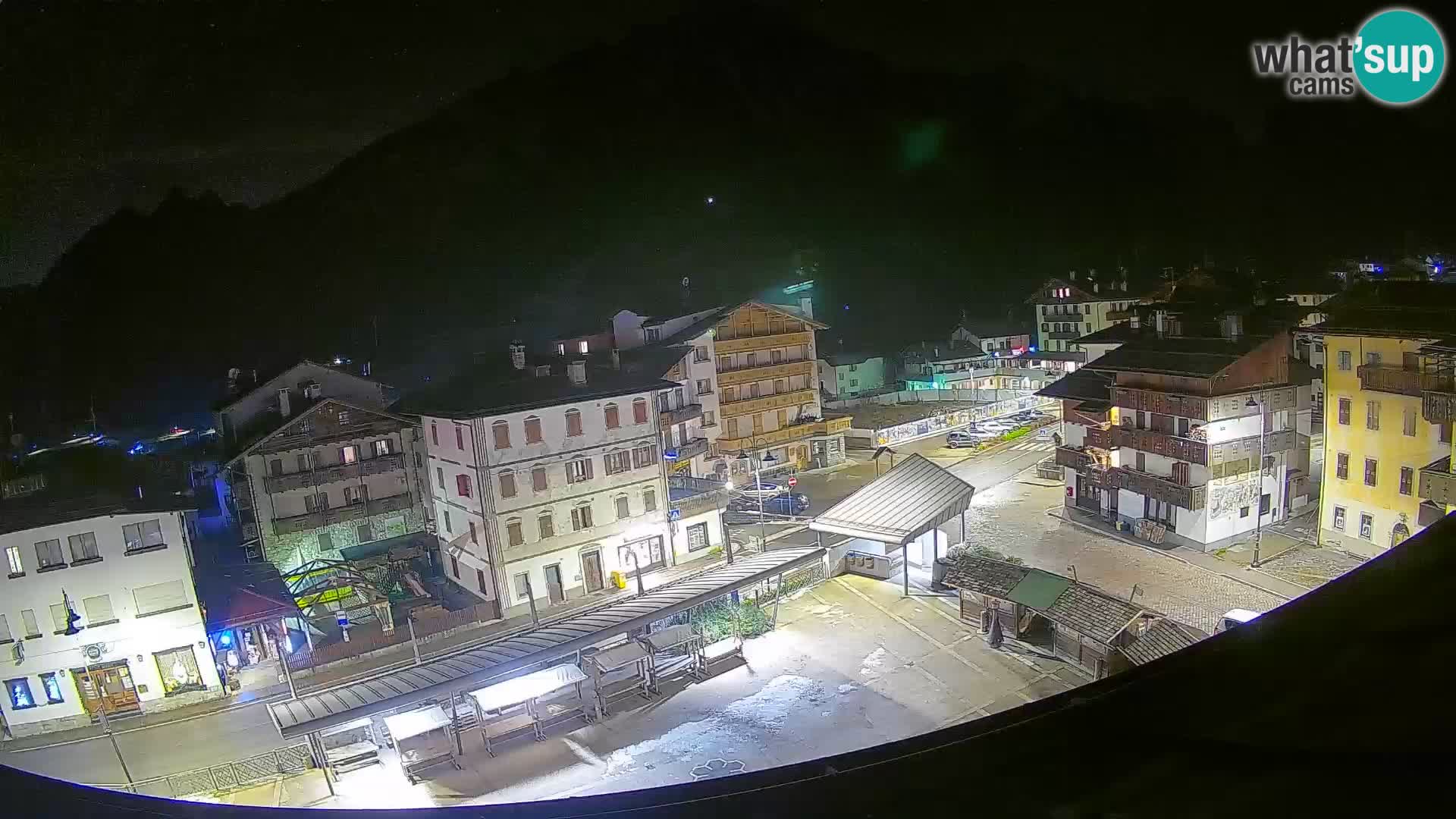 Piazza centrale di Forni di Sopra