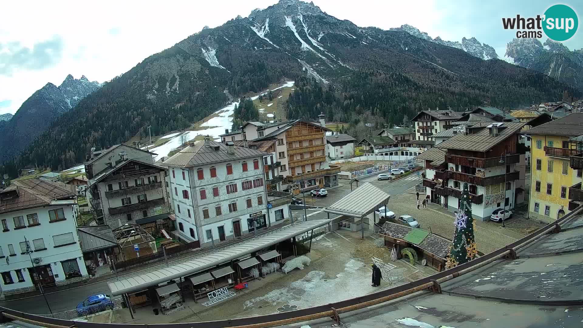 Plaza principal de Forni di Sopra