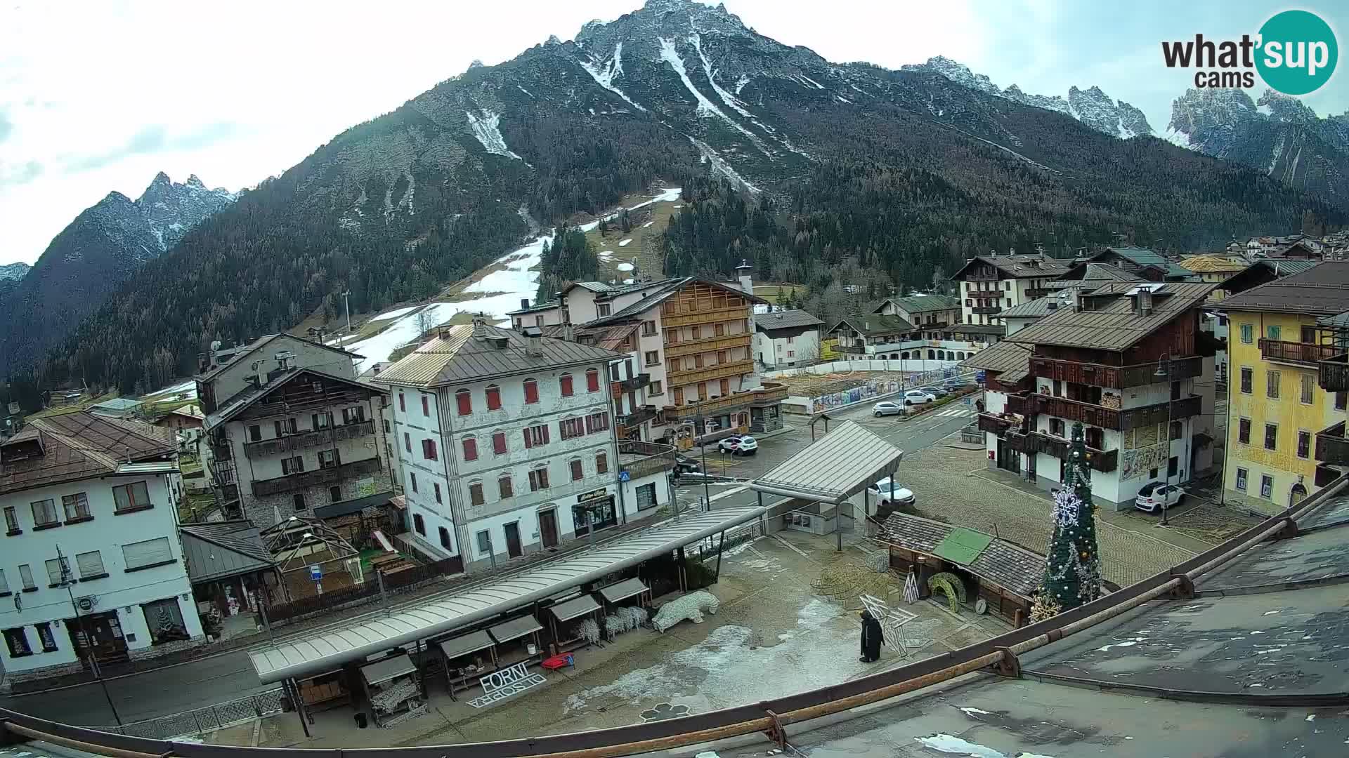 Plaza principal de Forni di Sopra