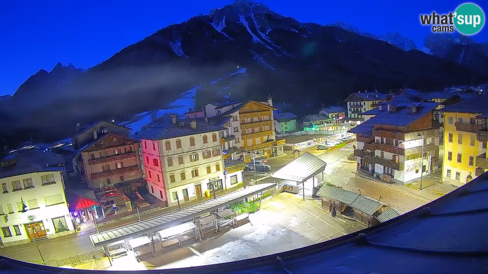 Piazza centrale di Forni di Sopra