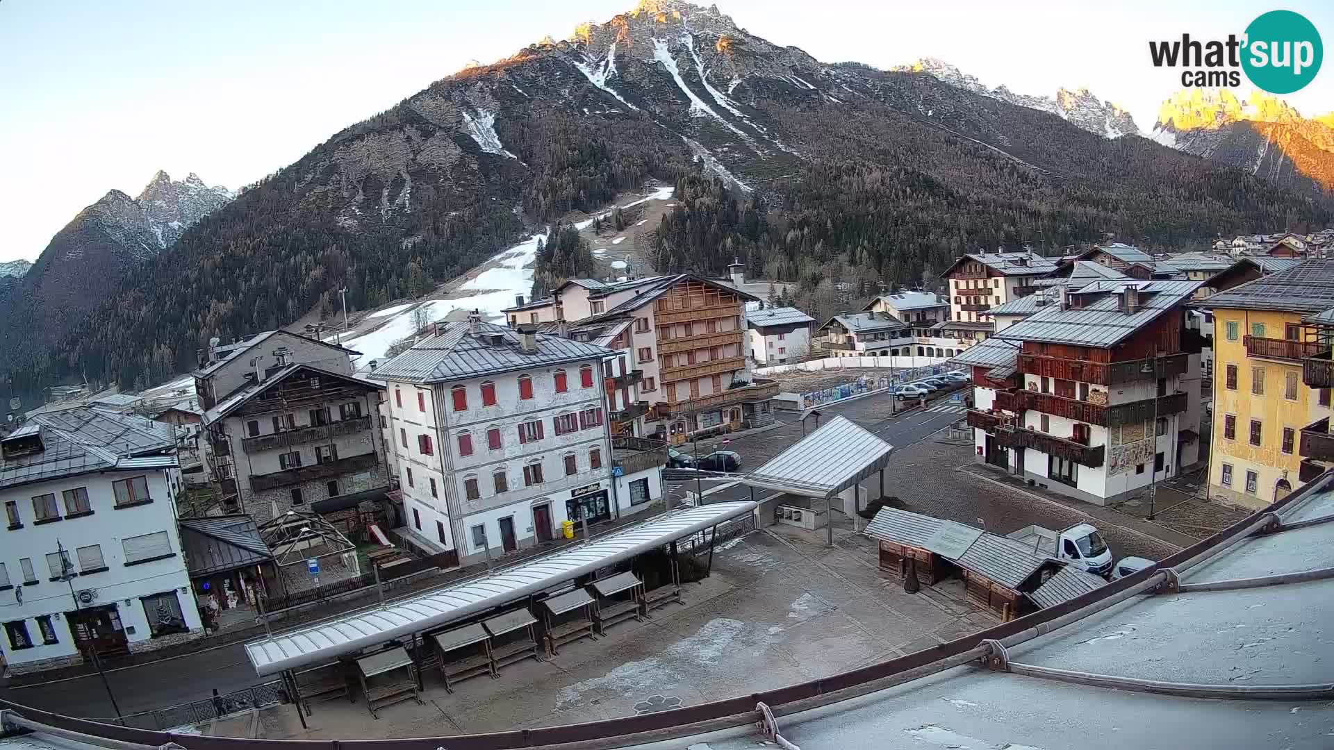 Piazza centrale di Forni di Sopra