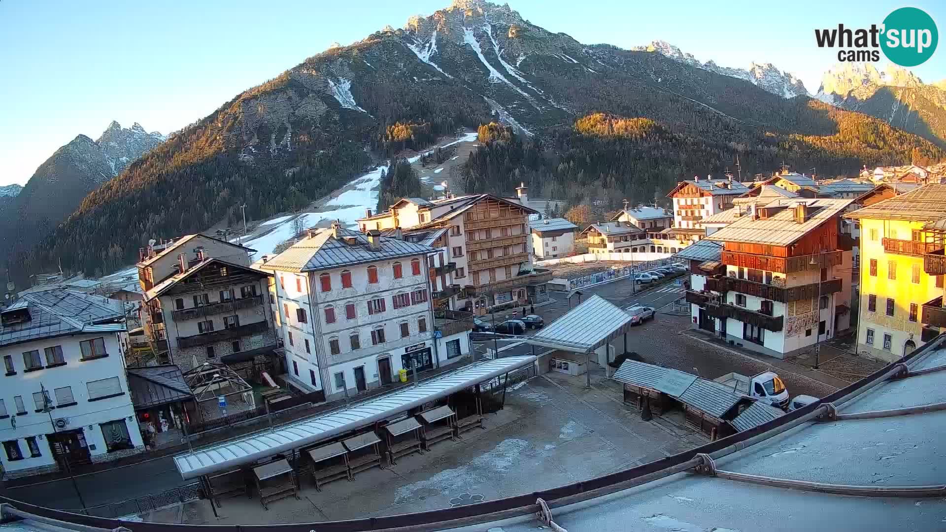 Piazza centrale di Forni di Sopra