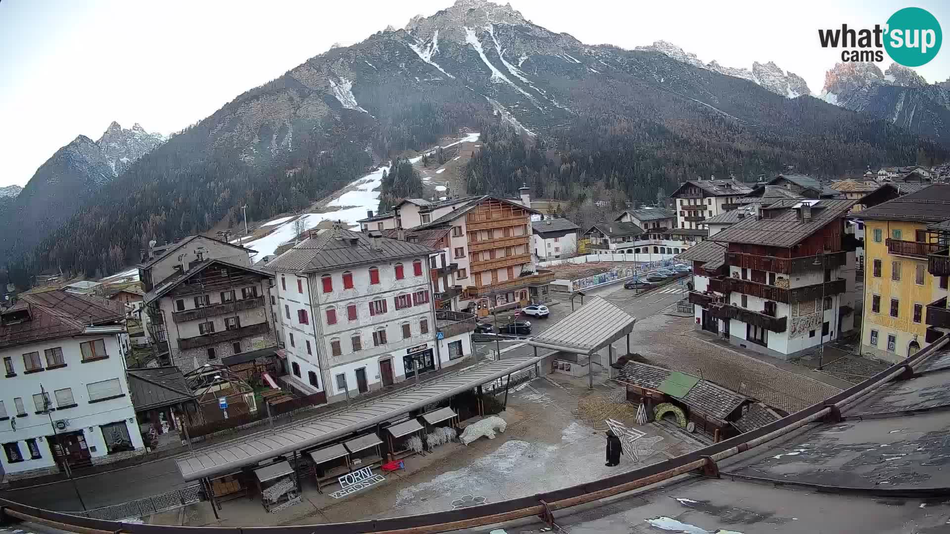 Piazza centrale di Forni di Sopra