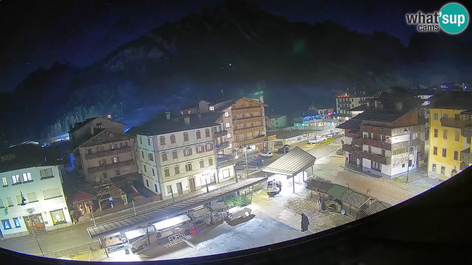 Piazza centrale di Forni di Sopra