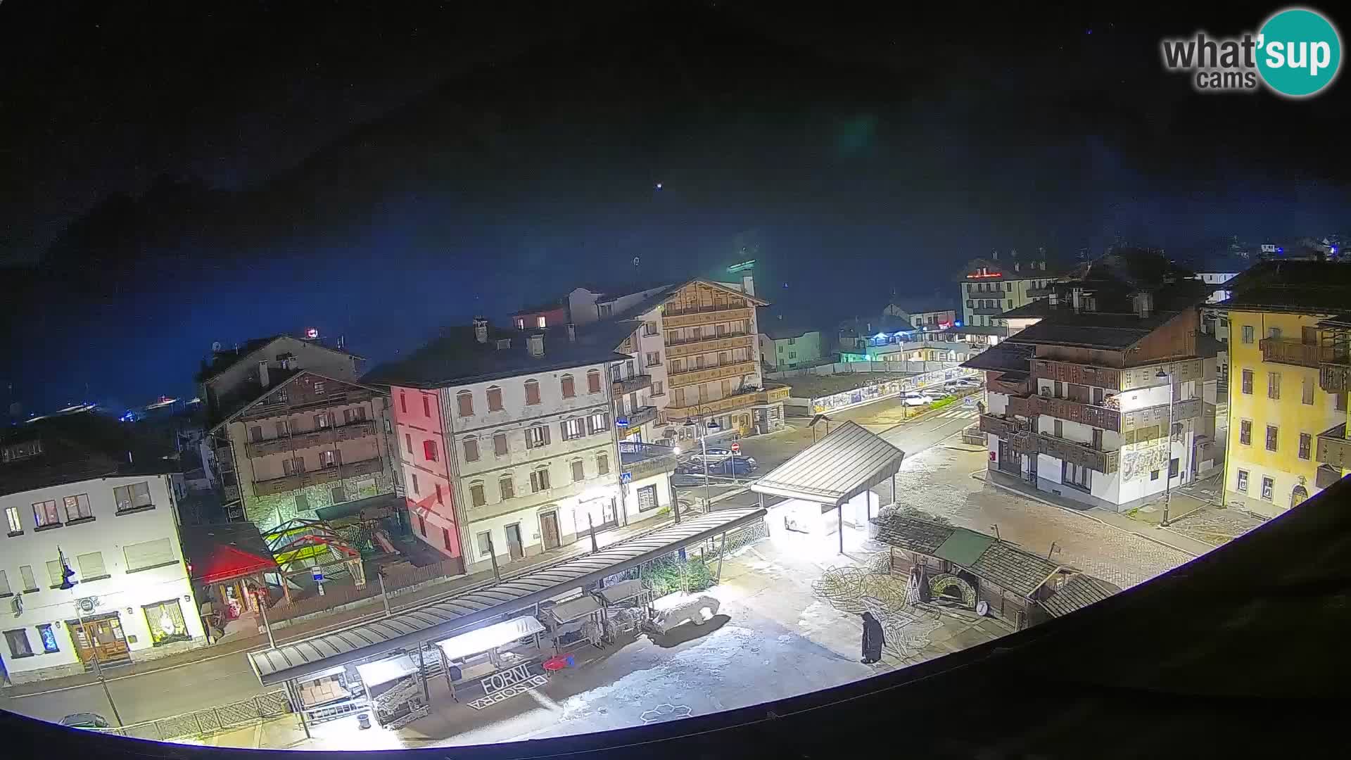 Piazza centrale di Forni di Sopra