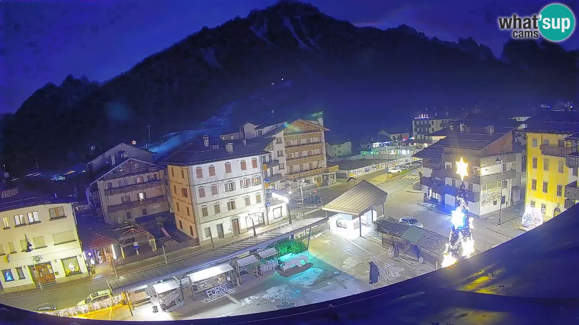 Plaza principal de Forni di Sopra