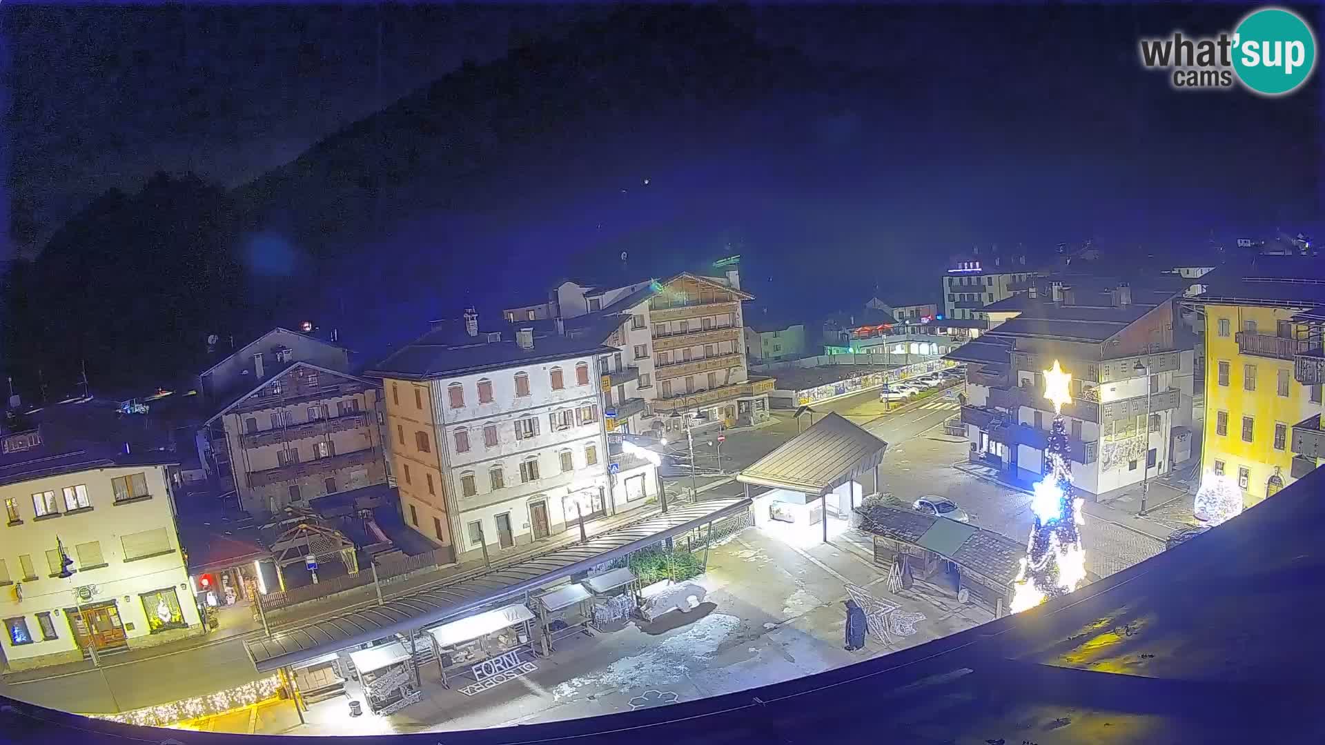 Piazza centrale di Forni di Sopra