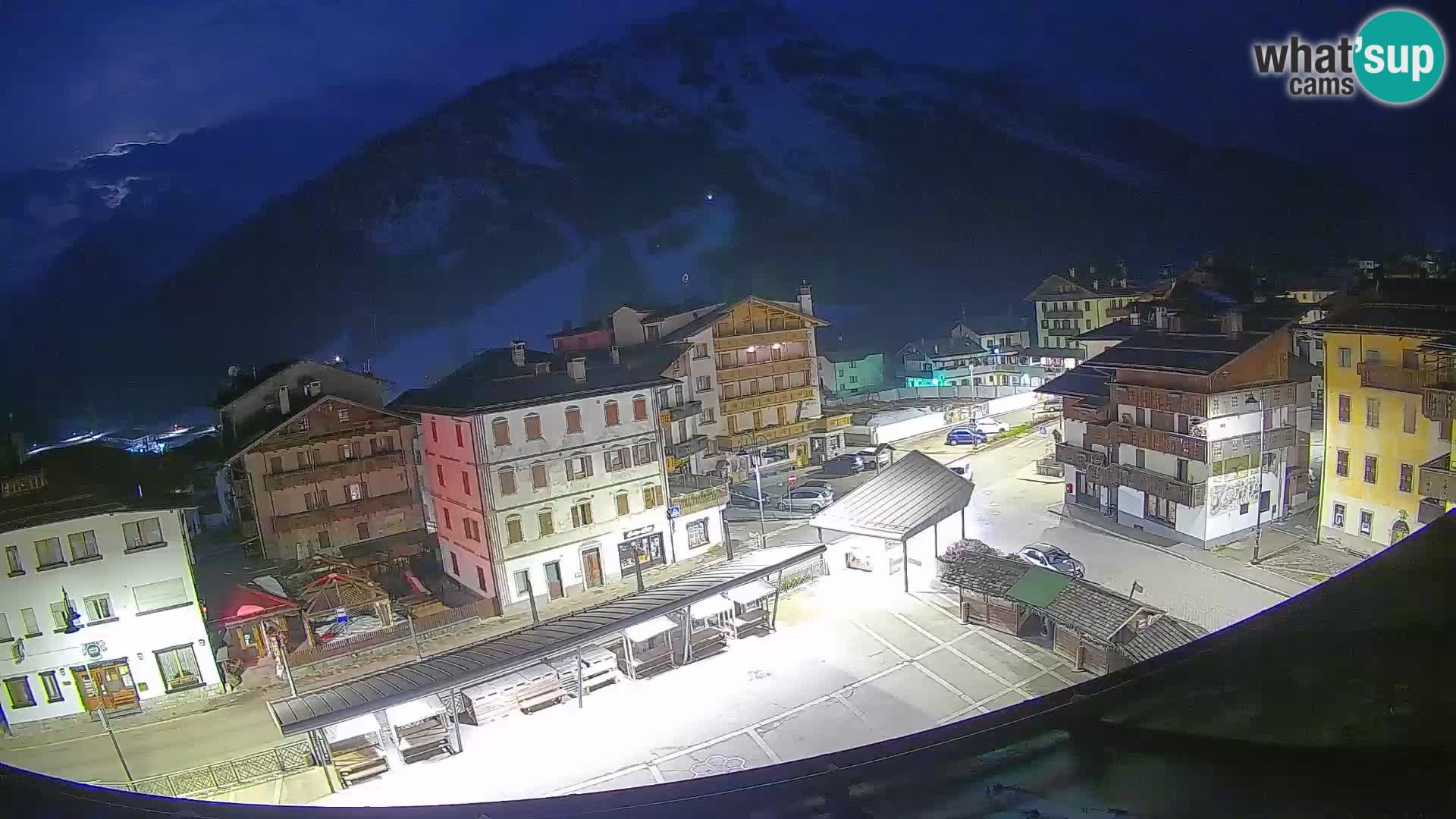 Piazza centrale di Forni di Sopra