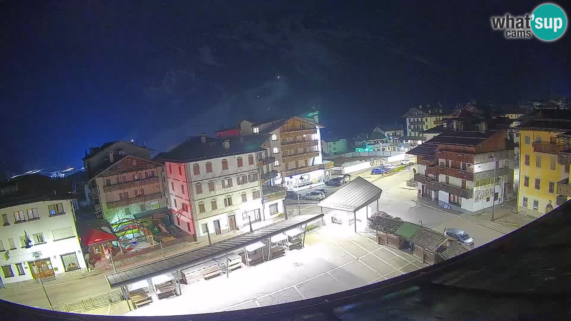 Piazza centrale di Forni di Sopra
