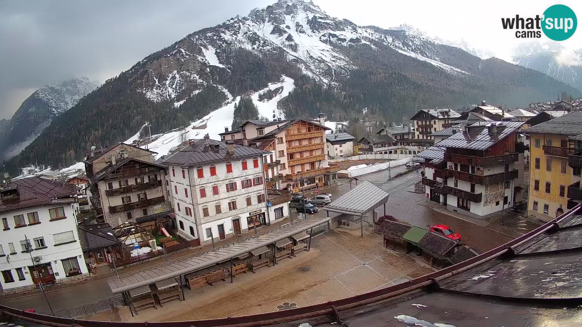 Plaza principal de Forni di Sopra