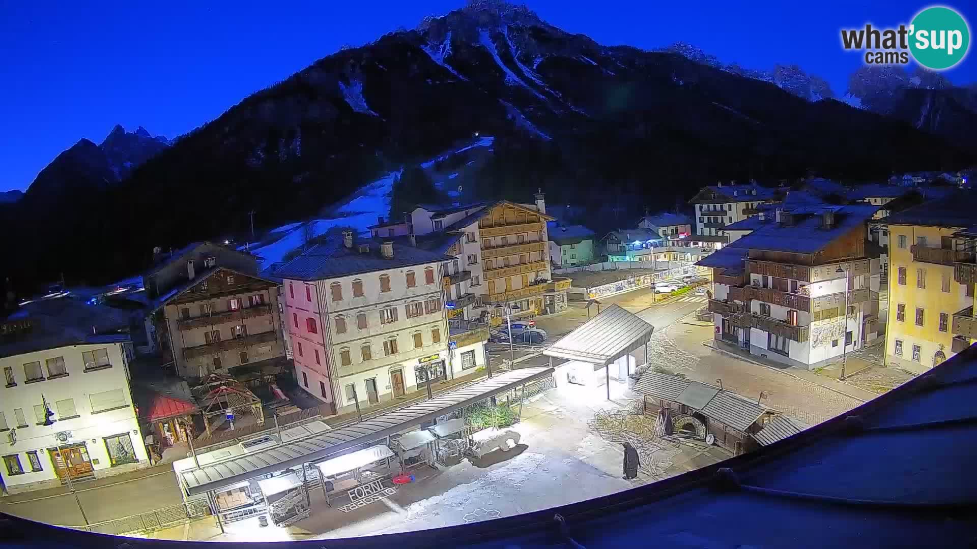 Piazza centrale di Forni di Sopra