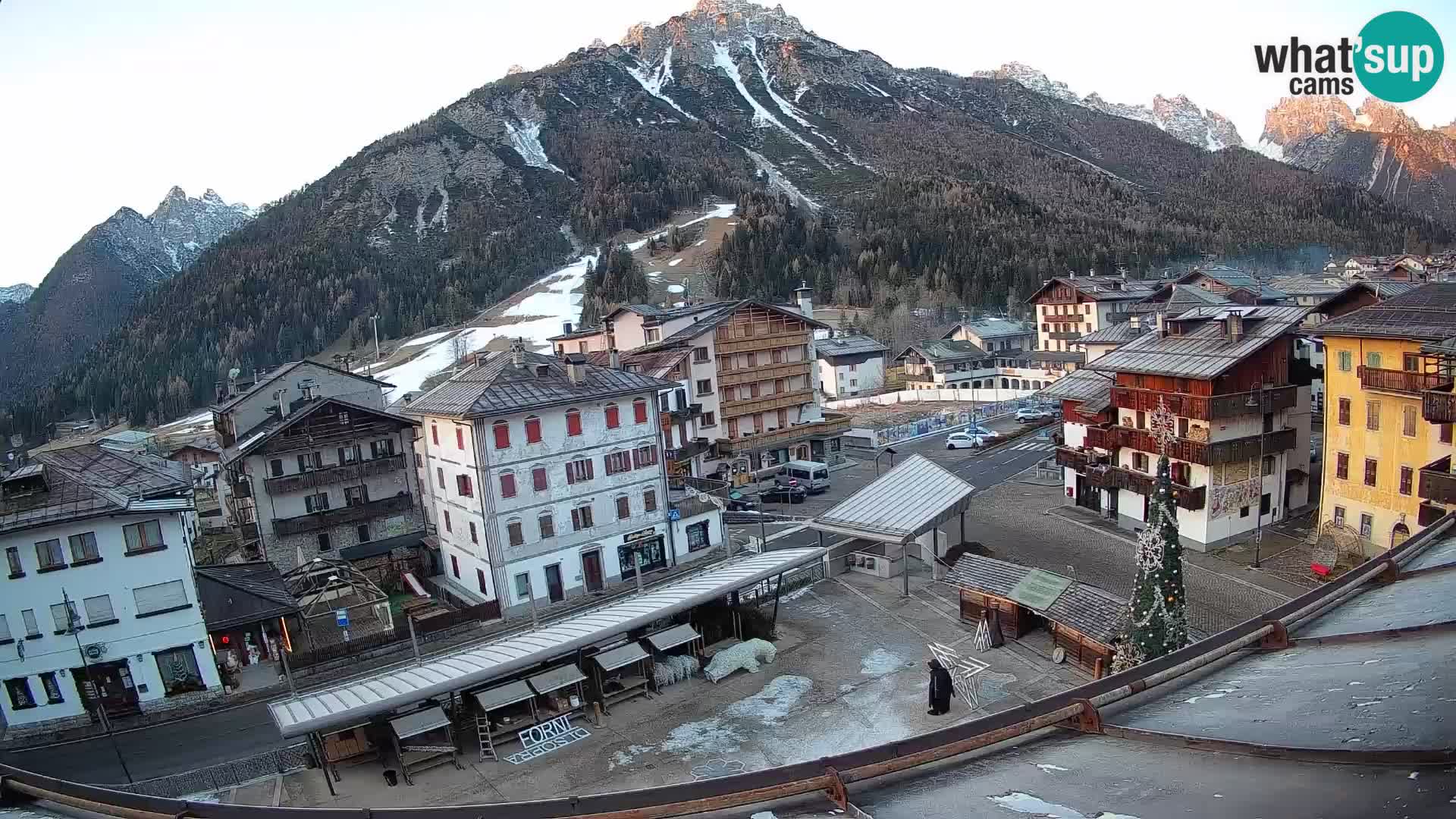 Plaza principal de Forni di Sopra