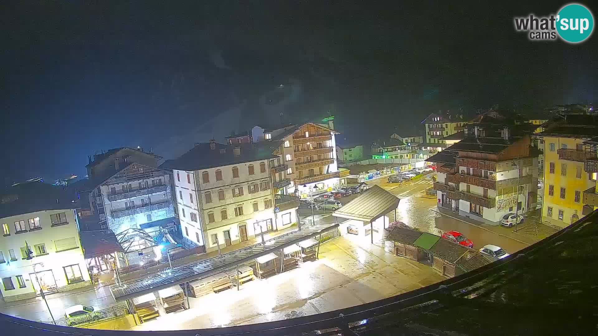 Piazza centrale di Forni di Sopra