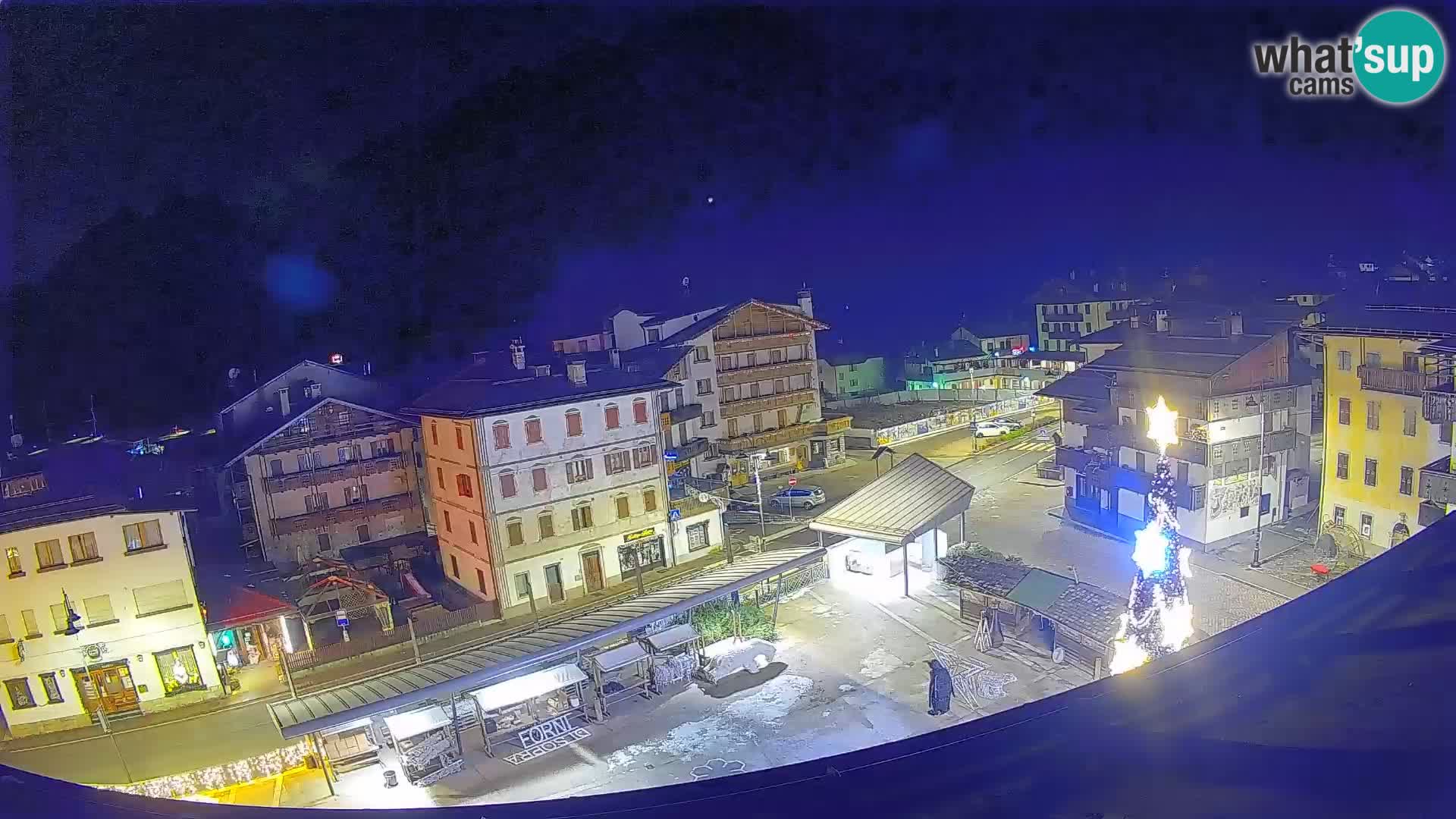 Piazza centrale di Forni di Sopra