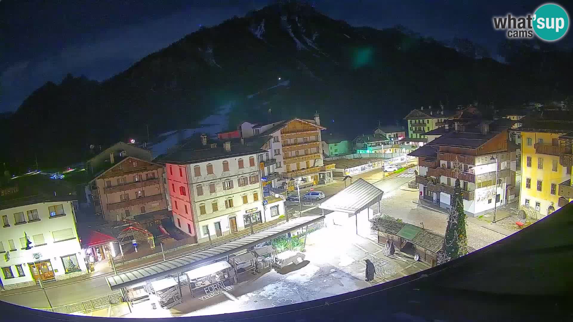 Piazza centrale di Forni di Sopra