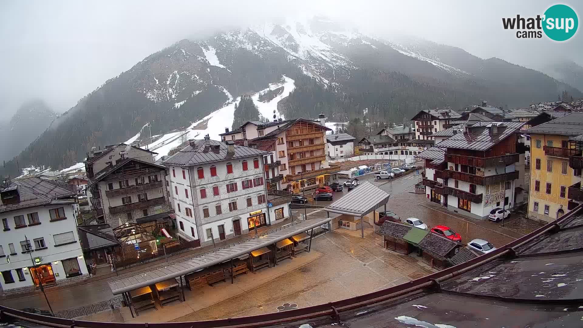 Piazza centrale di Forni di Sopra