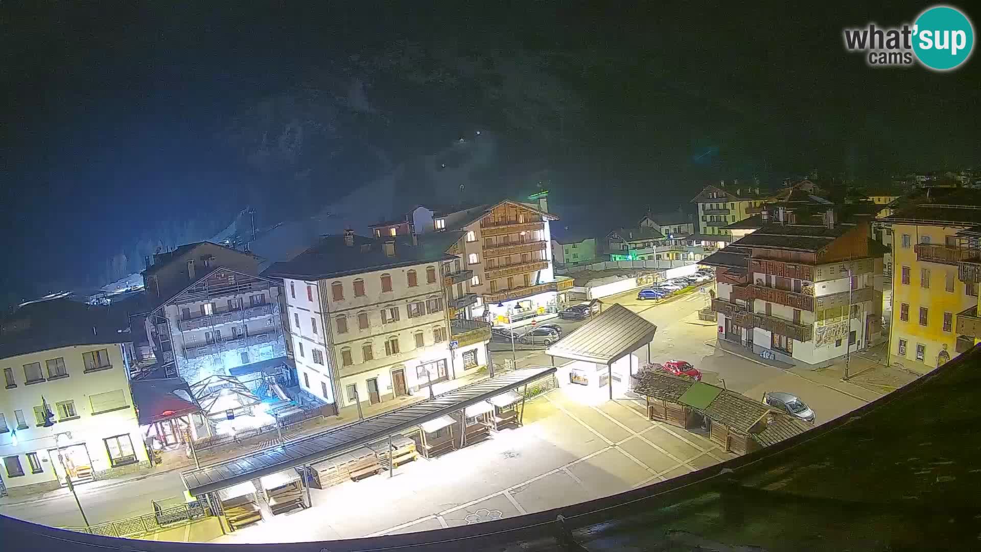 Piazza centrale di Forni di Sopra