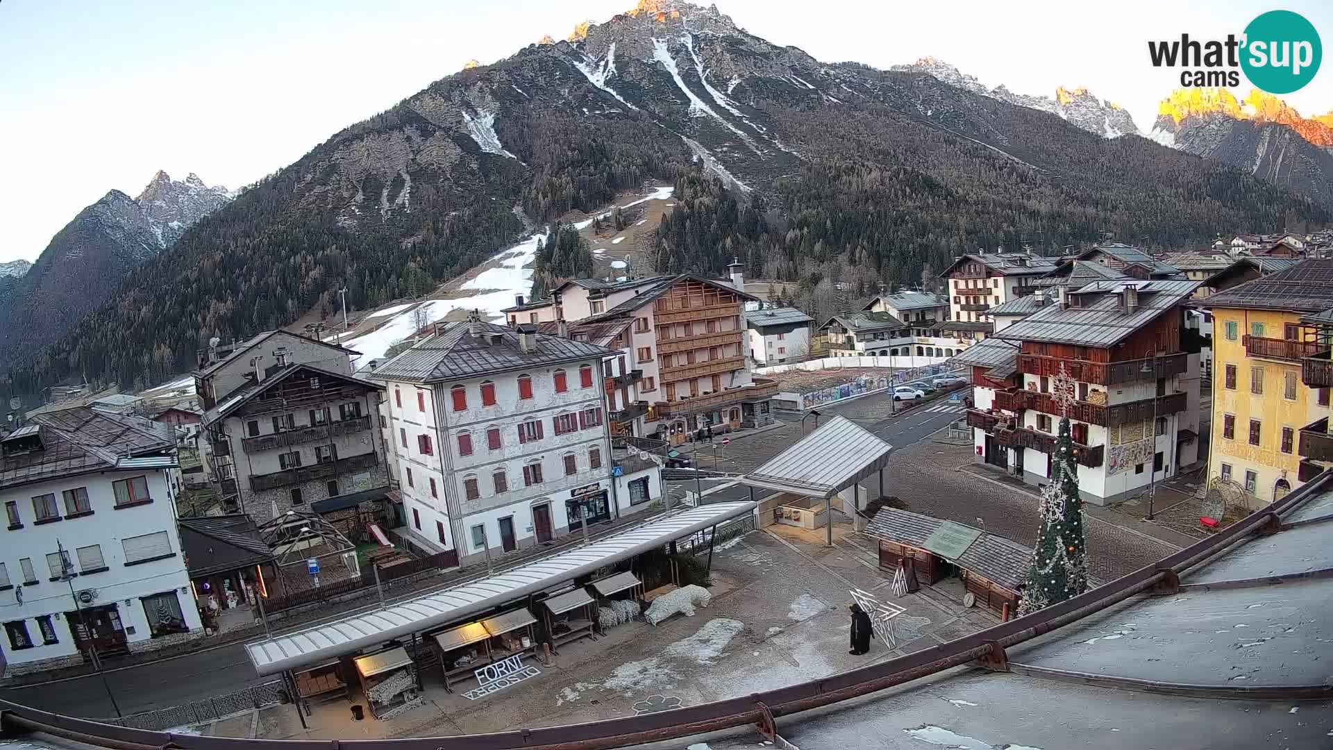Plaza principal de Forni di Sopra