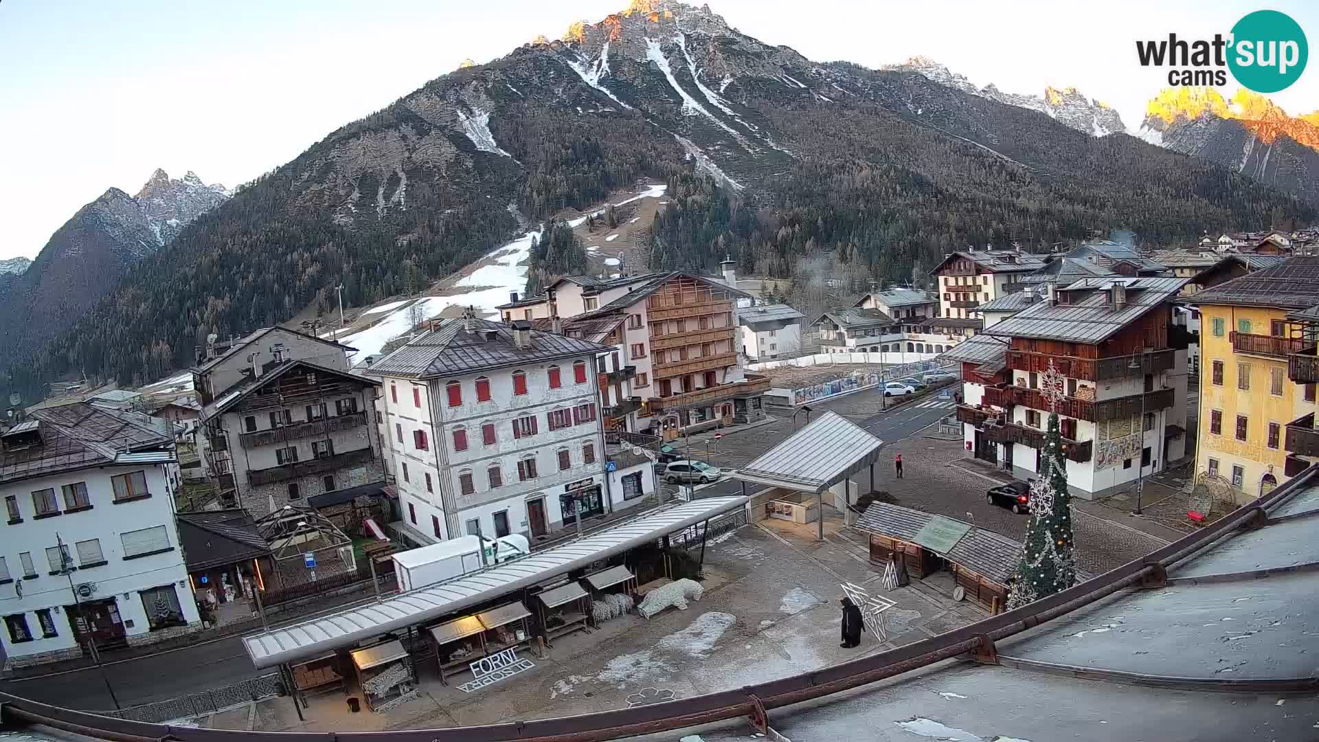 Piazza centrale di Forni di Sopra